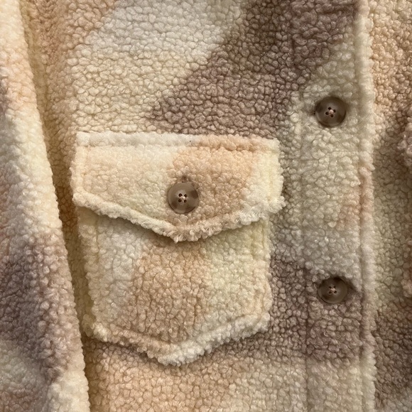 Gentle Fawn Beige and Cream Sherpa Jacket - Picture 3 of 4